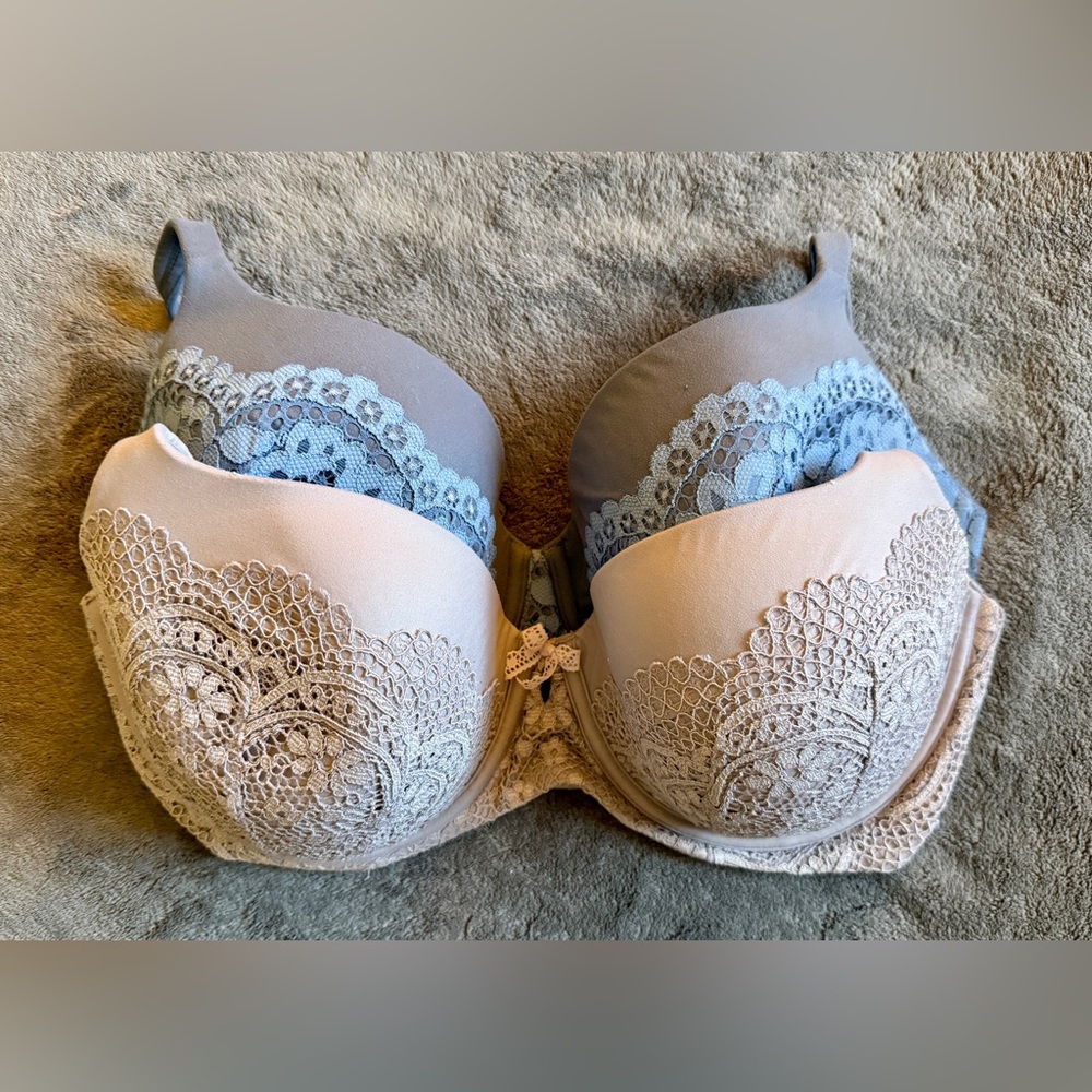 Victoria’s Secret Body by Victoria Lace Bra Set – Size 38DD
